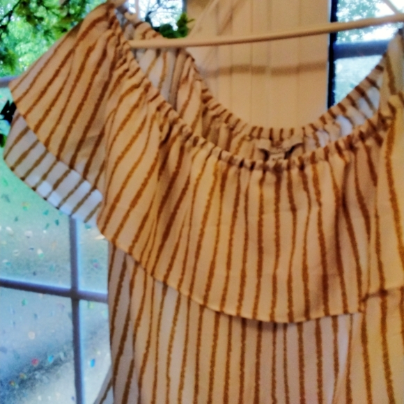 *Host Pick*Halston Off the Shoulder blouse - Picture 2 of 5